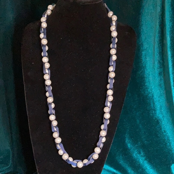 American Eagle faux pearl and ribbon necklace